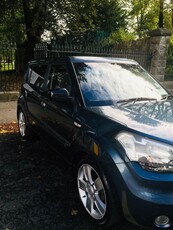 2009 - Kia Soul Manual