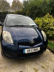 2009 - Toyota Yaris Manual