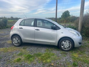 2009 - Toyota Yaris Manual