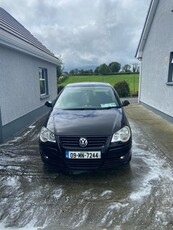 2009 - Volkswagen Polo ---