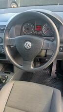 2009 - Volkswagen Touran ---