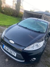 2010 - Ford Fiesta ---