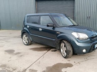 2010 - Kia Soul Manual