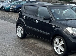 2010 - Kia Soul Manual