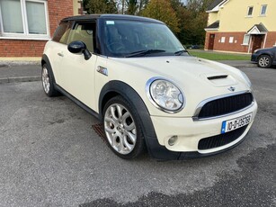 2010 - Mini Cooper ---