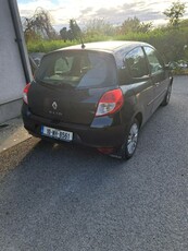 2010 - Renault Clio ---