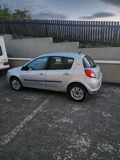 2010 - Renault Clio ---