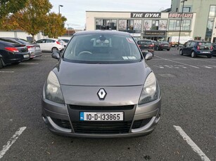 2010 - Renault Grand Scenic ---