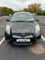 2010 - Toyota Yaris Manual