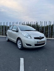 2010 - Toyota Yaris Manual