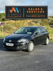 2010 - Volkswagen Golf ---