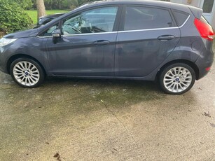 2011 - Ford Fiesta Manual