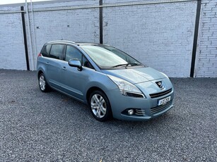 2011 - Peugeot 5008 Manual