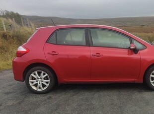 2011 - Toyota Auris Manual