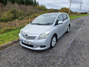 2011 - Toyota Verso Manual