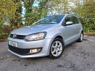 2011 - Volkswagen Polo Manual