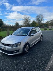 2011 - Volkswagen Polo Manual