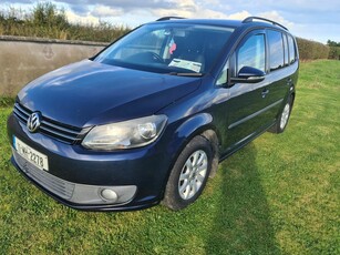 2011 - Volkswagen Touran Manual