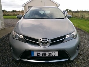 2012 - Toyota Auris Manual