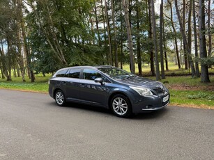 2012 - Toyota Avensis Manual