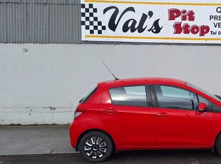 2012 - Toyota Yaris Manual