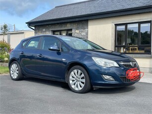 2012 - Vauxhall Astra ---