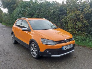 2012 - Volkswagen Polo Manual