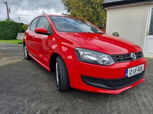 2012 - Volkswagen Polo Manual