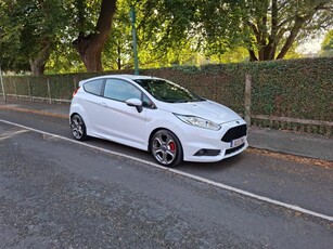 2013 - Ford Fiesta Manual