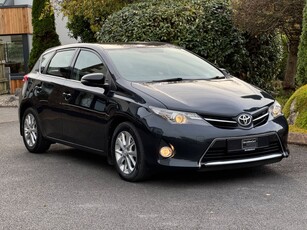 2013 - Toyota Auris Manual