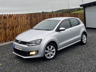 2013 - Volkswagen Polo Manual