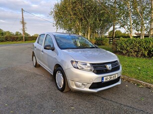 2014 - Dacia Sandero Manual