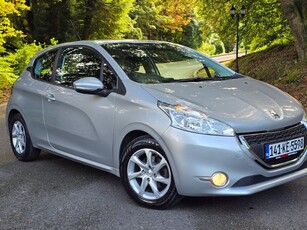 2014 - Peugeot 208 Manual