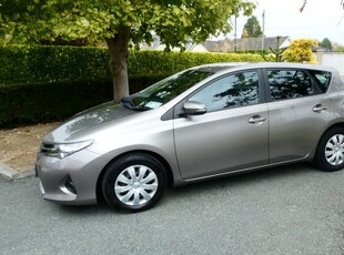 2014 - Toyota Auris Manual