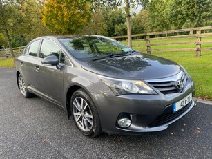 2014 - Toyota Avensis Manual