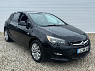 2014 - Vauxhall Astra Manual