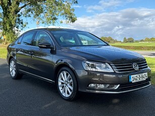 2014 - Volkswagen Passat Manual