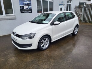 2014 - Volkswagen Polo Automatic