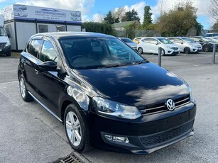 2014 - Volkswagen Polo Automatic