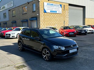 2014 - Volkswagen Polo Automatic