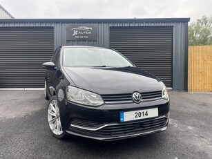 2014 - Volkswagen Polo Automatic