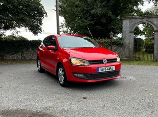 2014 - Volkswagen Polo Manual