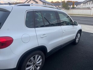 2014 - Volkswagen Tiguan Manual