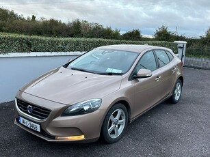 2014 - Volvo V40 Manual