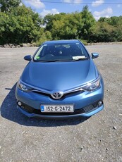 2015 - Toyota Auris Manual