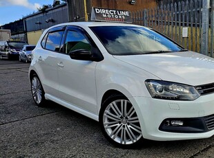 2015 - Volkswagen Polo Automatic