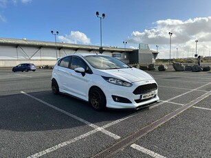 2016 - Ford Fiesta Manual