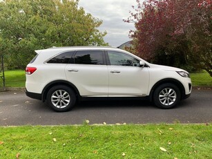 2016 - Kia Sorento Manual