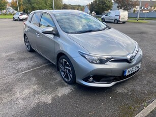 2016 - Toyota Auris Manual