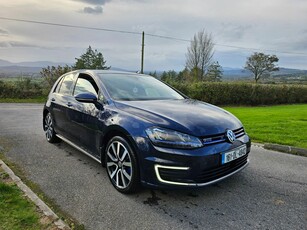 2016 - Volkswagen Golf Manual